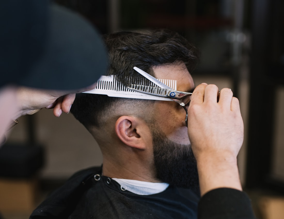 Corte de caballero hecho a tijera por Felix Fonseca